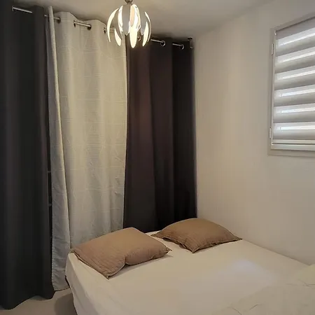 House For 4 With Garden Fréjus