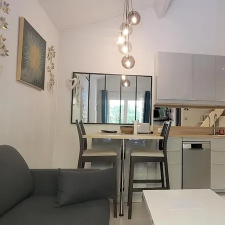House For 4 With Garden * Fréjus